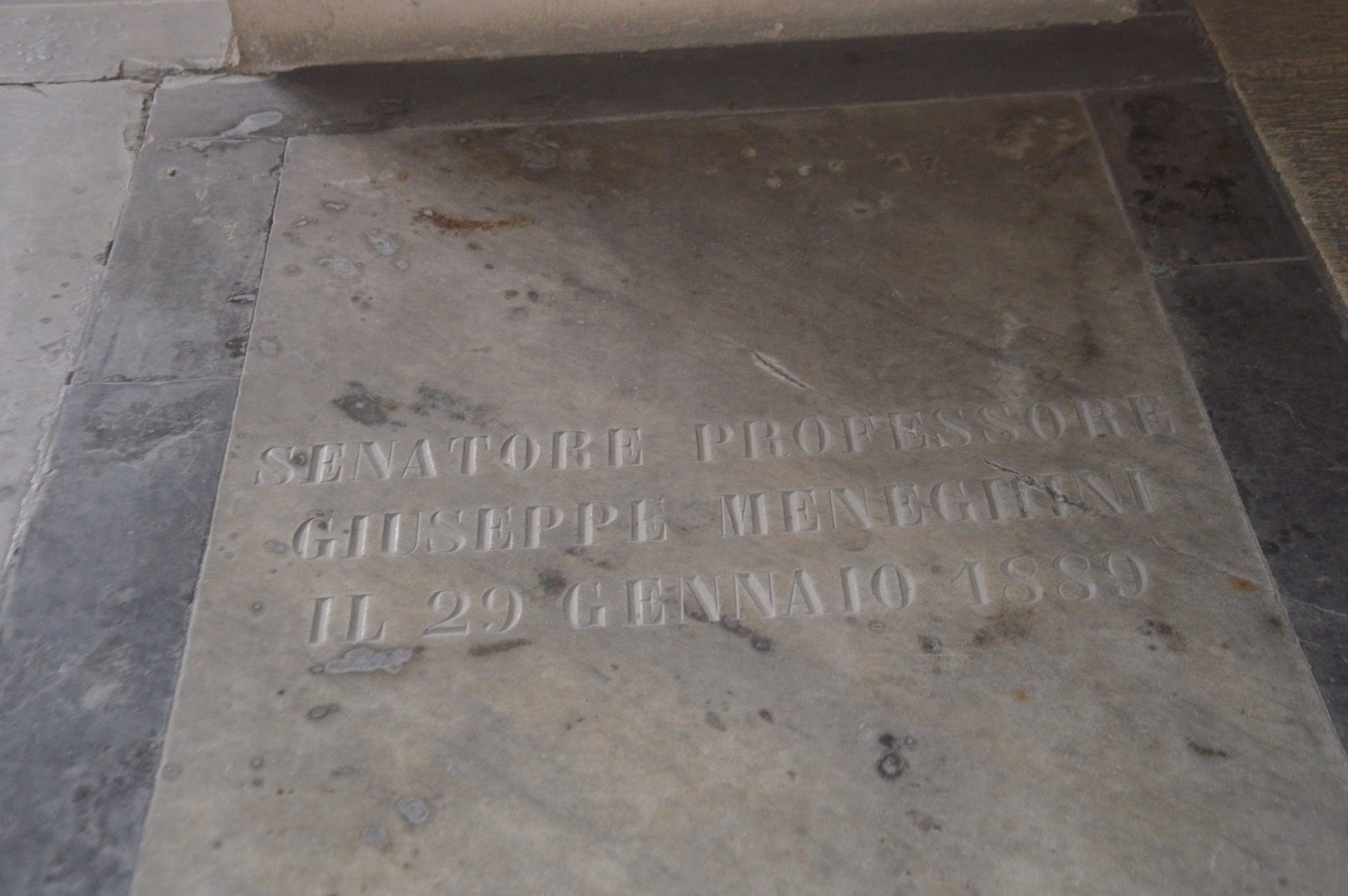 Giuseppe Meneghini's tomb 02.jpg